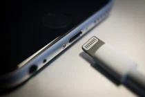 Apple Lightning